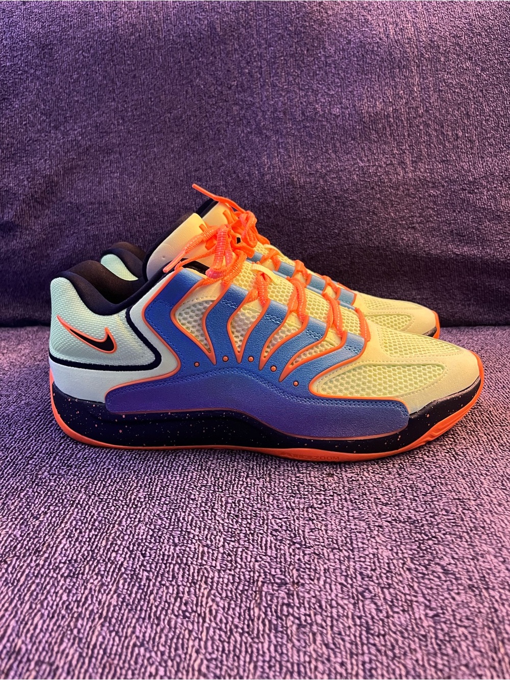 Nike KD 18 Size 11 - Clear Jade/Liquid Lime